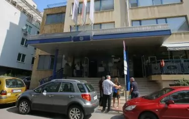 Единственото що-годе ясно от бъдещата здравна реформа е демонополизацията на НЗОК. И само това. Ключови данни как ще се случи това и на каква цена, са неизвестни. На авторите на реформата също.