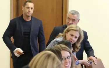 Румяна Бъчварова (пред Валери Симеонов)