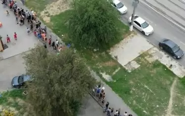 Митинг срещу руската пенсионна система? Не, опашка за евтина пица.