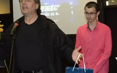  Новата публика генерира художествена смет, но и учи