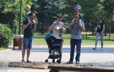  Спадът на раждаемостта в България е най-силно изразен сред представителите на средната класа – образованите и работещи български граждани.