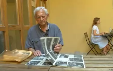Роланд Берауер: "Танковете прегазиха мечтите".


