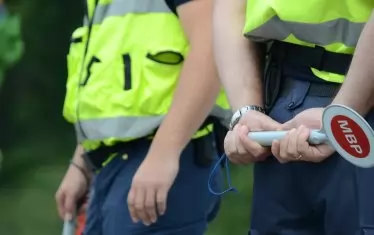  Полицията непрекъснато пише актове. И после не ги събира. 