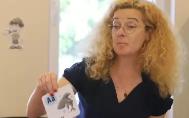 Цветомира Антонова вярва, че всяко дете в България трябва да получи качествено образование, независимо от средата, в което е родено.