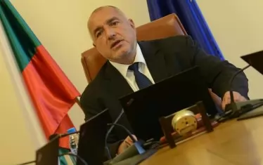  Вече се блъскаме с думата „тирания“, питайки се колко по-абсурдно може да стане. Може! 