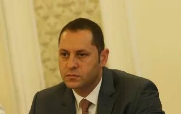  Александър Манолев