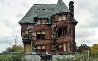 Край Детройт.