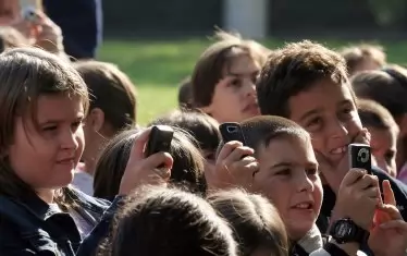 Дигитализацията, за която работните групи говорят, за днешните деца е реалност, но бедна на български културни ценности. 