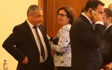 Шефът на политическия кабинет на премиера Румяна Бъчварова описа критиките към управлението като "подривна дейност".
