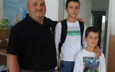  Държавата е длъжница на талантливите деца, казва директорът на училището Емил Боболев.