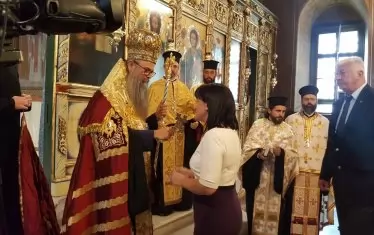 Цвета Караянчева присъства на литургия в църквата „Св. Богородица“ в Пловдив.