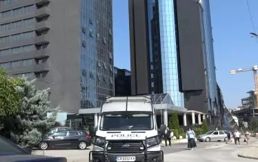 Полицията претърси хотелите на Арабаджиеви, докато те били на почивка във Франция. 