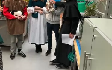 Да се грижиш за животни и растения възпитава в отговорност.