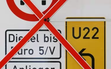 Действията на автопроизводителите са обясними предвид мерките, които се вземат в Европа. Като например в Хамбург, където основни артерии в града са забранени за дизелови коли и камиони, ако са със стандарт под Euro 6/VI.