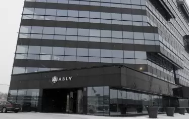 Третата по големина банка в Латвия ABLV рухна през февруари, след като американските власти я обвиниха в „широк спектър от незаконни дейности“, свързани с оръжейната програма на Северна Корея и с рушвети в Русия и Украйна.