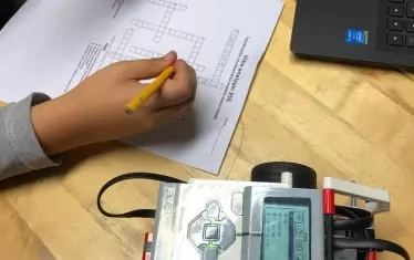 Кръстословици, роботи, таблети - учебният процес във финландските училища е всичко друго, но не и скучен.