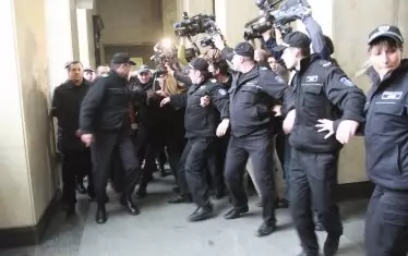 След такива представления в съда следват тлъсти обезщетения.