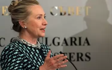 Хилъри Клинтън прикани американците към кибервойна срещу Русия