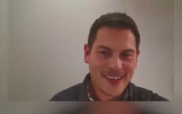 Александър Мартинез заяви, че не знаел за какво се използват снимките от профила му. 