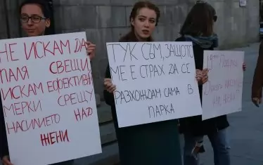 Гражданите отдавна са се уверили, че ако не излязат на протест, няма да получат нищо от тази власт, нищо че й плащат щедро.