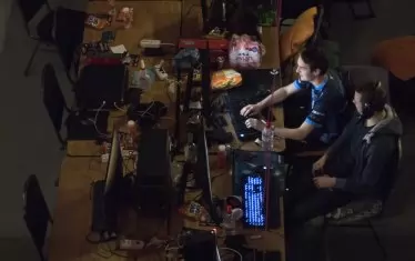  Поведението на милиони потребители е под непрекъснато наблюдение, без те да подозират това. 