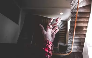 Икономистите наричат постоянния стремеж да залагаш все повече и повече в опит да си възвърнеш изгубените пари "илюзия за потъналите разходи". 