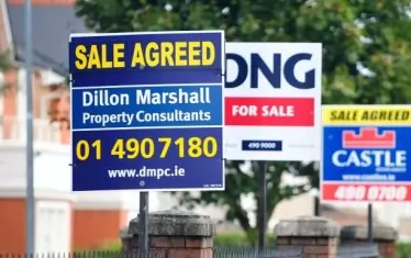  Цените на жилищата и наемите в Ейре растат главоломно през последните години. 