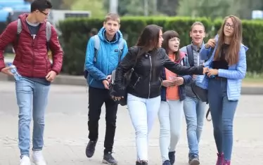  Повече средства ще има за учениците в професионалните гимназии.