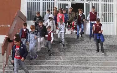 През 2019 г. училищата би трябвало да възпитават децата съгласно Националната стратегия за възпитанието.