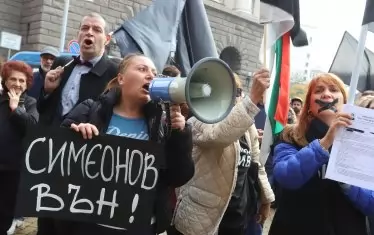 Майките няма да забравят обидата.