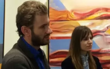 Децата на художника Никола Манев - Александър и Сара-Дона - бяха на откриването на изложбата.