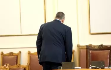  Борисов не е заложник. Той вече избяга, но те не го виждат. Той вече не говори за Симеонов, нито за Каракачанов.