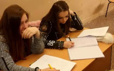 Програмата по математика изглежда доста сложна. Но пък някои от модулите й могат да се признават в университет.