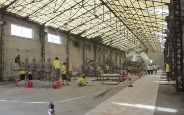 Двама наши скулптори участваха с успех в Китай