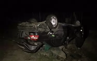 Колата е излетяла на 20 метра, след като конете изскочили на пътя. 