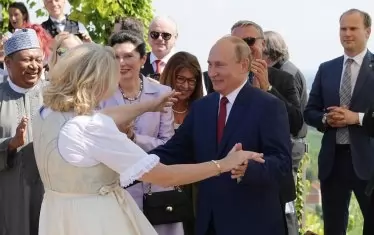 Австрийският полковник предавал тайни за самолети и установки на Русия