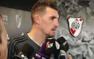 Вратарят на "Ривър Плейт" Франко Армани и съотборниците му трудно ще оправдаят пред привържениците евентуална загуба от големия враг в точно този финал.