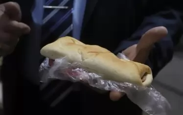 Намеренията на МОН са да увеличат цената на училищните закуски, а оттам - да подобрят и качеството им.