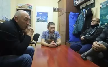  Всеки четвъртък мъжете с различни професии се стичат към клуба на БЧК на раздумка и сверяване на часовниците.