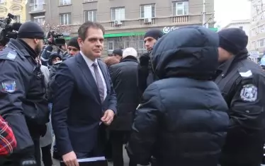  Ако се затвори комплексът на „Марица-изток” не е криза, това е край, обявиха протестиращите пред зам.-министъра на икономиката Лъчезар Борисов.