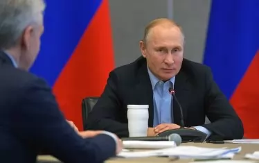  Руският президент Владимир Путин ще използва новата криза с Украйна, за да напомни на руснаците за "външния враг" и да тушира социалното напрежение в Русия. 