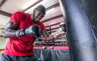 Аз не съм Кличко и няма да чакам Фюри да ме бие, каза Уайлдър.