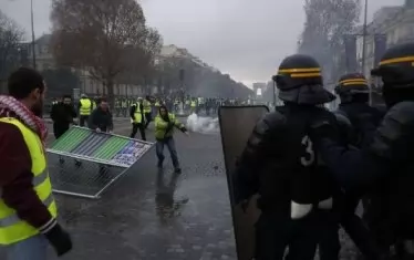 "Жълтите жилетки" във Франция готвят по-голям протест