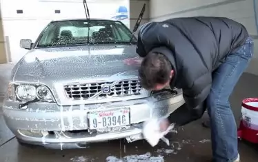 Не мийте често автомобила през зимата.
