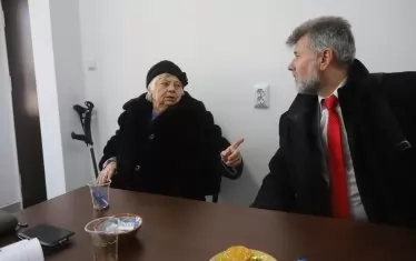 Не искаме лукс, искаме къщите ни да станат обитаеми, казват Любомир Павлов от ул. "Вапцаров" и Димка Дечкова от ул. "Индже".