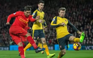 Роберто Фирмино може да напусне "Ливърпул" срещу 98 млн. евро, ако поиска, но няма право да отиде в "Арсенал".