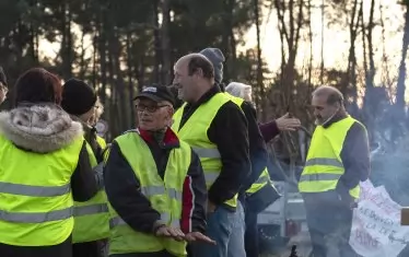 "Жълти жилетки" на протест в Лангон край Бордо.