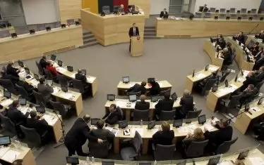 Парламентът в Рига одобри закон „За диаспората“, чиято задача е да реши неотложния въпрос за данъка върху получаваната от чужбина пенсия. 