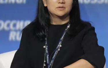 Финансовият директор на Huawei Мън Ванчжоу бе арестувана в Канада по искане на САЩ.