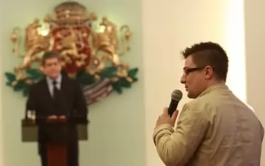 Андрей Арнаудов отдавна се чувства комфортно из коридорите на властта.